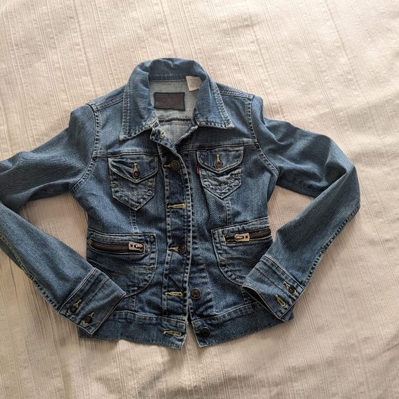 Levi's Jackets & Blazers - Original Levi's denim jacket in size S